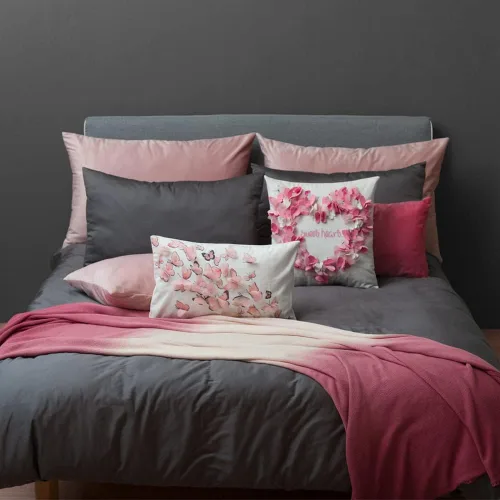Vista 3 de KINGROSE Funda de almohada decorativa con diseño de mariposa 3D, diseño de corazón dulce, funda de cojín suave para el Día de San Valentín, Día