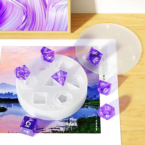 Vista 3 de Juego de 7 moldes de dados poliédricos estándar DND para resina, estilo losa de tapa, diseño de borde redondo afilado, juego de dados de resina