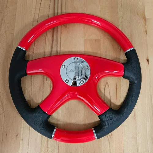 Vista 3 de Raptor Volante de madera roja y cuero negro de 15
