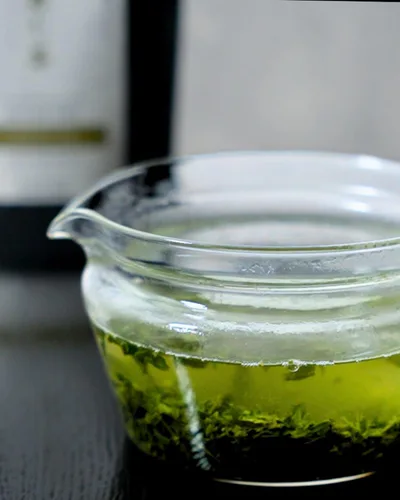 Vista 6 de Emptea Sencha Té verde japonés de hojas sueltas (orgánico) – Asamushi Primera cosecha, al vapor ligero, floral y aromático, auténtica mezcla de té
