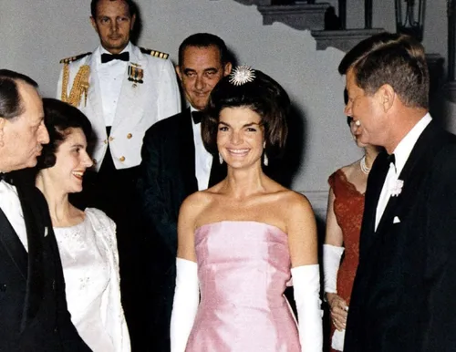 Vista 3 de Calendario 2024 The Kennedys (tamaño de pared) fabricado en los Estados Unidos - John F Kennedy Jackie Kennedy JFK JBK