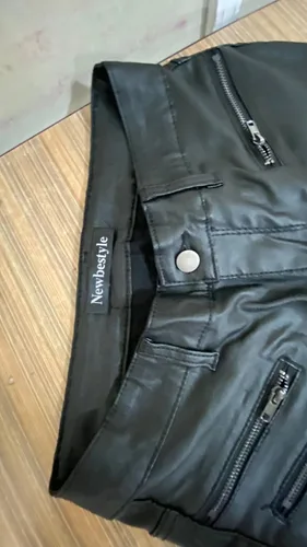 Vista 7 de Newbestyle - Pantalones de mezclilla de piel sintética con estilo para mujer