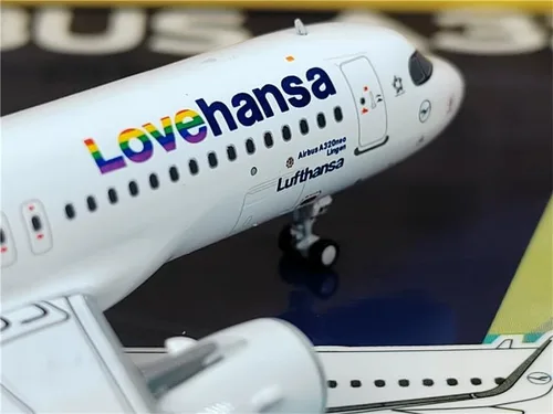 Vista 7 de ACE HOBBY NG Models Lufthansa para Airbus A320 D-AINY Lovehansa 1:400 modelo de avión preconstruido