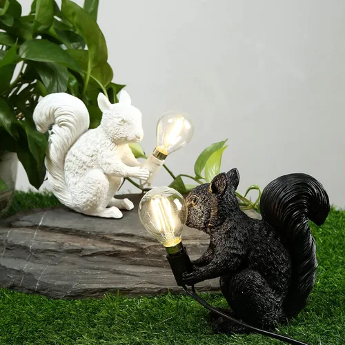 Vista 6 de MAYOLA Lámpara de mesa moderna de resina con ardilla, lámpara de escritorio, lámpara de iluminación LED de resina de ardilla para sala de estar