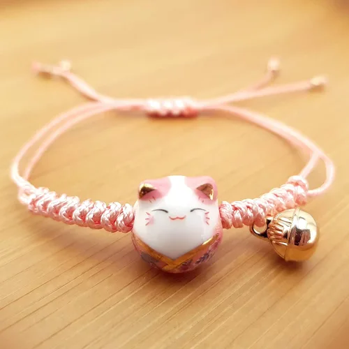 Vista 2 de Omky - Pulsera ajustable de gato de la suerte Maneki Neko, 6 colores, cuentas de cerámica, Cerámica