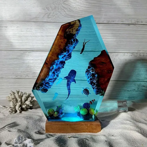 Vista 4 de Lámpara de Luz de Madera con Resina Epoxi Creativa del Océano, Lámpara de Océano Acuático Multicolor Hecha a Mano para Entusiastas del Buceo
