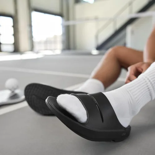 Vista 2 de OOFOS Unisex para mujer