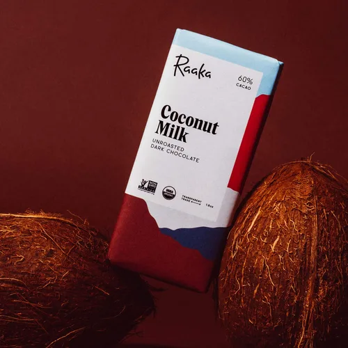 Vista 4 de Raaka Paquete de chocolate sin lácteos Chocolate negro gourmet de grano a barra Orgánico, Kosher, vegano, sin gluten Regalo para los amantes
