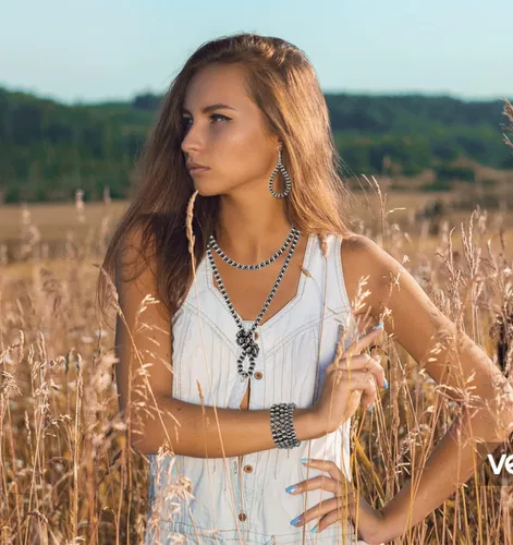 Vista 4 de MOZAKA Western Jewelry Set for Women Including Vintage Navajo Pearl Necklace Cowgirl Western Style Navajo Pearl Earring and Bracelets