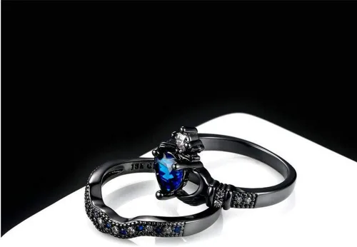 Vista 2 de Anillo de novia para parejas, anillo de claddagh negro con forma de corazón, diamantes de imitación, apilable, anillo irlandés, anillo de boda