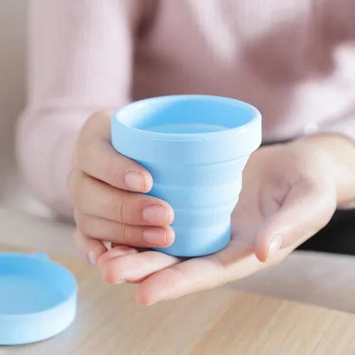 Vista 3 de AKOAK Taza de viaje plegable de silicona, taza portátil para hacer gárgaras, para salir, viajar y acampar (juego de 3, color caramelo)