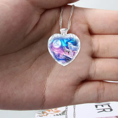 Vista 5 de Howling Wolf Plexiglass Necklace, Charm Unique Heart Pendant Necklace with Silver Long Chain, Personalized Jewelry Gifts for Boys Men Girls Women