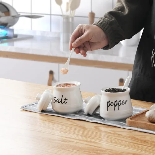 Vista 2 de ONTUBE Cuencos de cerámica para sal y pimienta con tapa y cuchara 12oz (blanco) Ceramic, 12 oz, salt & pepper bowls, lid & spoon, air-tight