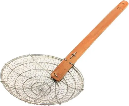 Vista 12 de TrueCraftware - Espumador de malla gruesa de 4 pulgadas de acero galvanizado con mango de bambú natural- Cucharón de araña para freír alimentos