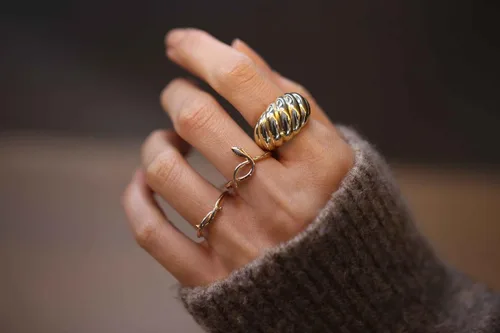 Vista 7 de Anillo de croissant de oro macizo de 14 quilates Anillo de cúpula trenzada de oro real de 14 quilates Anillo grueso de oro para mujer Anillo
