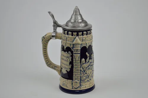 Vista 5 de Essence of Europe Gifts 0.6 litros OktoberfestHaus - Jarra alemana con tapa Das Leben Ist Ein Wurfelspiel Wir Wurfeln All Tage