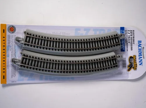 Vista 6 de Bachmann Trenes E-Z TRACK REVERSING 18" RADIUS CURVED (4/tarjeta) - Riel de plata de níquel con plataforma gris - Escala HO