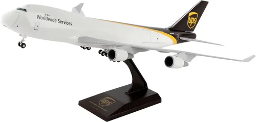 Vista 4 de Daron Skymarks Ups 747-400F Kit de construcción de modelo de avión con engranaje escala 1/200, blanco, negro