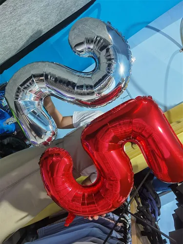 Vista 6 de Globos rojos de 32 pulgadas con el número 3 de aluminio, suministros de decoración de fiesta de cumpleaños (globo rojo del número 3)