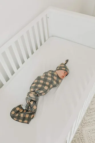 Vista 9 de Copper Pearl Gorro de bebé con nudo superior elástico suave Billy