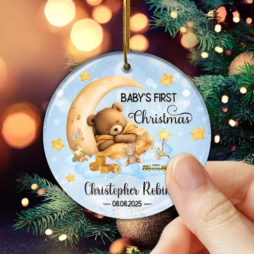 Vista 5 de Adorno personalizado para la primera Navidad del bebé 2025 con nombre personalizado, lindo oso en la luna, adornos redondos, regalo de primer
