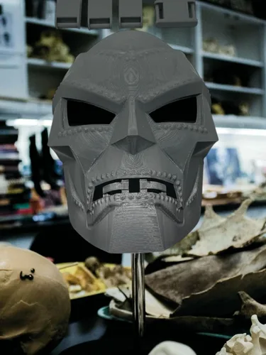 Vista 2 de COSPLAY - Doctor Doom Inspired - Prop - (plástico) - Kit de máscara