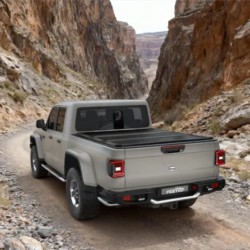 Vista 4 de FRP - Cubierta rígida de tres pliegues para Gladiator JT 2020-2026 de 5 pies/60.3 pulgadas para modelos con o sin el sistema de riel de cubierta