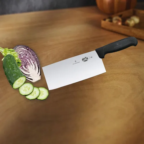 Vista 6 de Victorinox Cuchillo de chef clásico chino de 7" Cuchillo de carnicero de acero inoxidable Mango Fibrox Hecho en Suiza