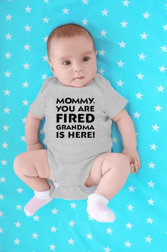 Vista 4 de CBTwear Mommy You Are Fired, Grandma Is Here - Ropa de bebé - Divertido traje de bebé para recién nacido para niños y niñas