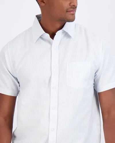 Vista 4 de Paquete de 3 camisa clásica de manga corta con botones y bolsillo frontal para hombre (disponible en tallas grandes y altas)