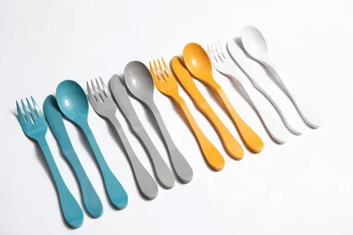 Vista 3 de KNORK Eco - Juego de cubiertos reutilizables de bambú a base de plantas (tenedor, cuchillo, cuchara)
