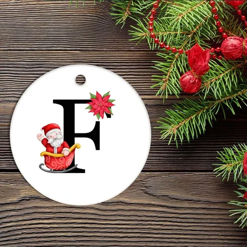 Vista 2 de Letras inglesas F Santa Claus con inicial, adorno de Navidad con diseño de bola de Navidad 2022, adorno de cerámica de 3 pulgadas, adornos colgantes