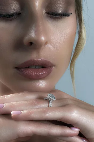 Vista 4 de Juego de anillos de compromiso de boda de plata de ley de 1.5 quilates con circonita cúbica y corte princesa, Metal