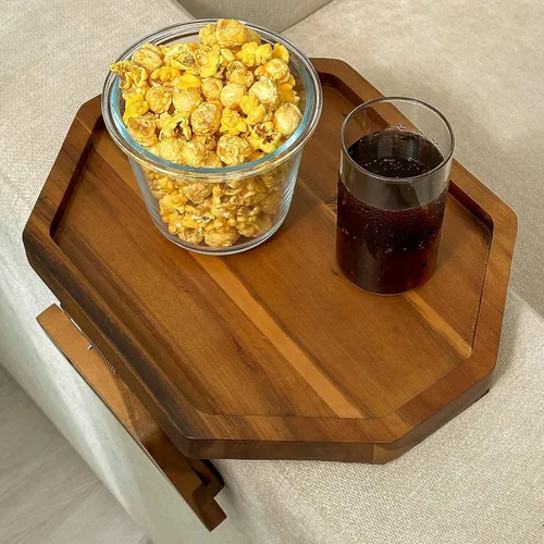 Vista 5 de Tinamo Bandeja para apoyabrazos de sofá octagonal de acacia, mesa de reposabrazos de sofá con brazos plegables - Caddy para sillón, bandeja con clip