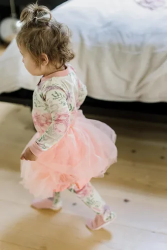 Vista 56 de Burt's Bees Baby Pijama para bebé niña, 100% algodón orgánico, pijama de una pieza, overol diagonal con cremallera, ajuste cómodo