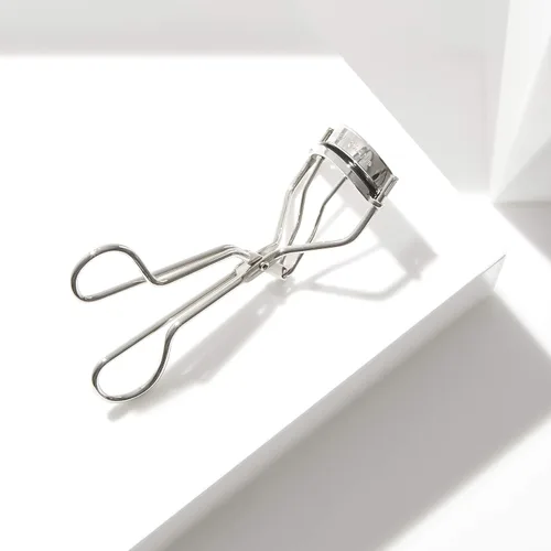 Vista 7 de Tweezerman Rizador de pestañas clásico con almohadillas de recambio - Herramienta de pestañas de maquillaje para todas las formas de ojos