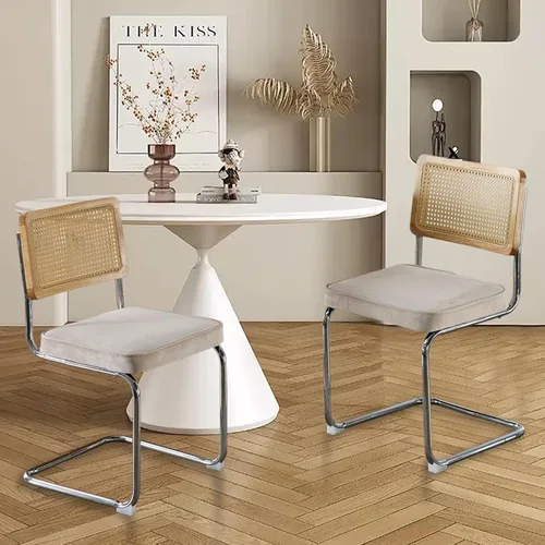 Vista 4 de Juego de 2 sillas de comedor de terciopelo con respaldo de ratán, diseño moderno Breuer con base cromada inoxidable sin brazos tapizada para Beige