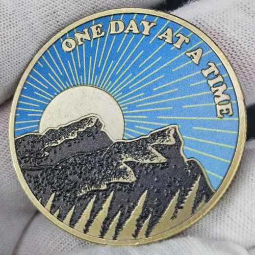 Vista 6 de Sunrise Serenity Lucky Coin One Day at A Time - Ficha de bolsillo, regalo para hombres o mujeres, medallón AA de sobriedad de recuperación
