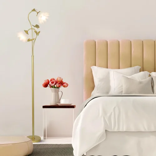 Vista 2 de HMVPL Lámpara de pie dorada para sala de estar, lámpara de pie de flor con 2 bombillas LED de 5 W, interruptor de pie, lámpara alta floral