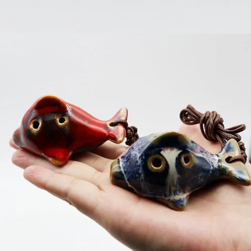 Vista 2 de 6 agujeros, Ocarina en forma de pez, Ocarina Alto C, Ocarinas de cerámica en Do mayor, instrumento de 2 piezas, cerámica roja y azul, decoración