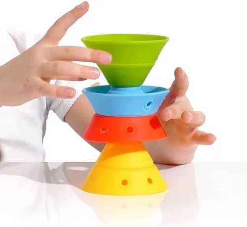 Vista 2 de Fat Brain Toys Hix by MOLUK - Pasteles - Conos apilables de silicona plegables, a partir de 2 años Foldable cones for artful stacking. Creative
