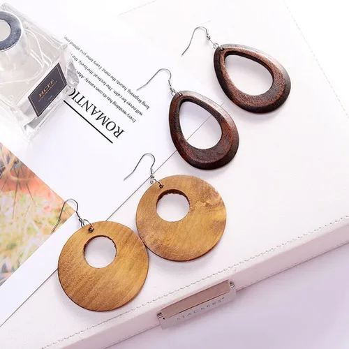 Vista 6 de 4 pares de pendientes geométricos de madera de madera con forma de lágrima de círculo redondo y pendientes de madera étnico natural de madera