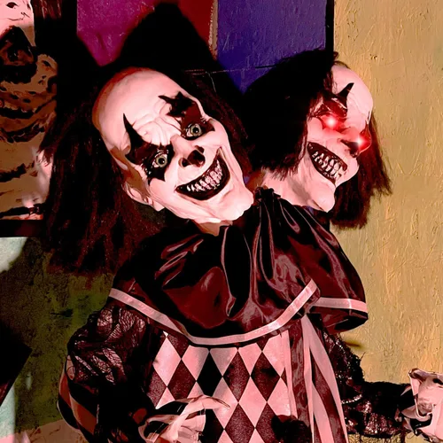 Vista 4 de Haunted Hill Farm - Payaso animatrónico de dos cabezas que habla aterrador de 5.5 pies Life-Size 5.5-Ft Talking Two-Headed Clown, Touch Lights and