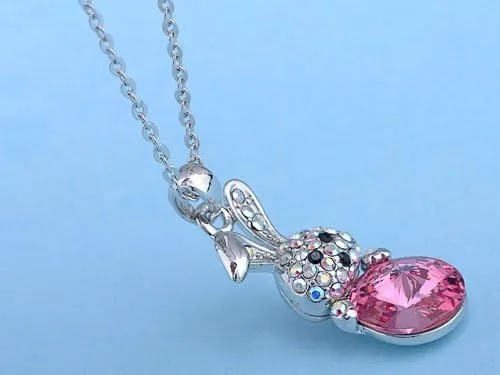 Vista 4 de Alilang Colgante de conejo lindo conejo collar de diamantes de imitación para mujer regalo