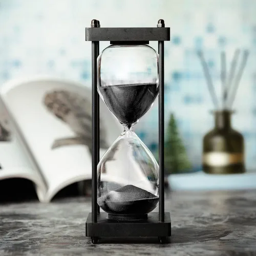 Vista 2 de Temporizador de reloj de arena de 60 minutos, marco de madera negro, temporizador de arena decorativo (arena negra, tamaño grande)