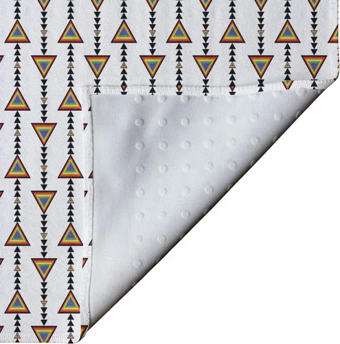 Vista 4 de Ambesonne Toalla tribal, diseño de triángulos de arte prehistórico, diseño de triángulos de flecha, antideslizante, absorbente del sudor, para yoga