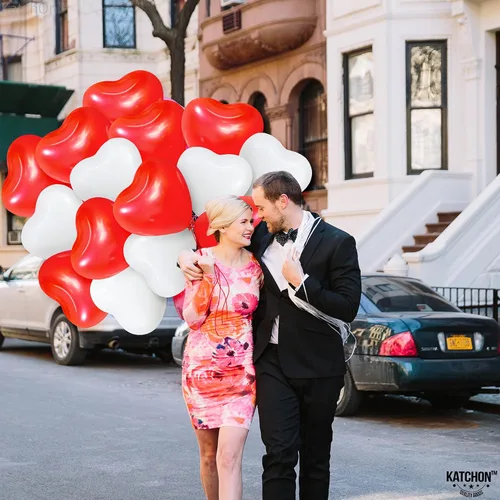 Vista 8 de KatchOn Globos de corazón rojo y blanco, paquete de 30