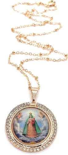 Vista 2 de LESLIE BOULES Collar con colgante de Virgen Caridad del Cobre cadena chapada en oro de 18 quilates joyería religiosa Latón No es una piedra preciosa