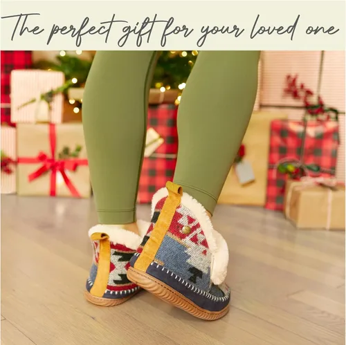 Vista 6 de Dearfoams Alpine Moritz - Pantuflas para mujer con soporte de arco para exteriores