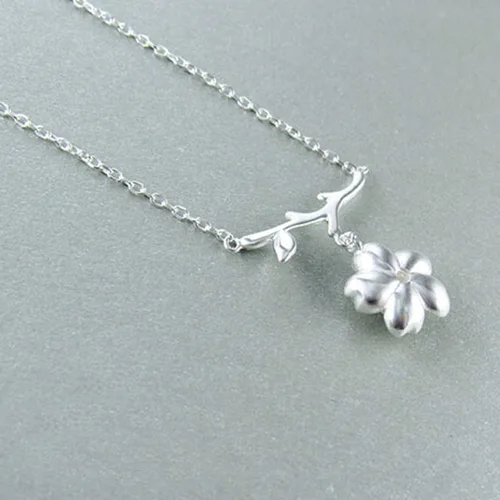 Vista 7 de SEniutarm Collares para mujeres y niñas Flores de cerezo flores ramas de árbol colgante collar mujer elegante joyería colgante cadena de San